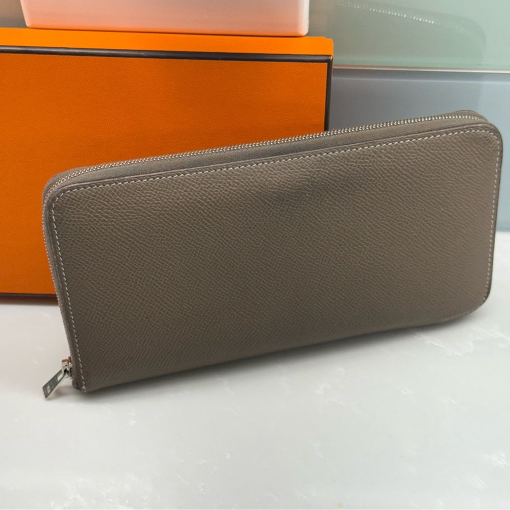 Authentic Hermes Chevre Leather Zip Wallet - Picture 4 of 15